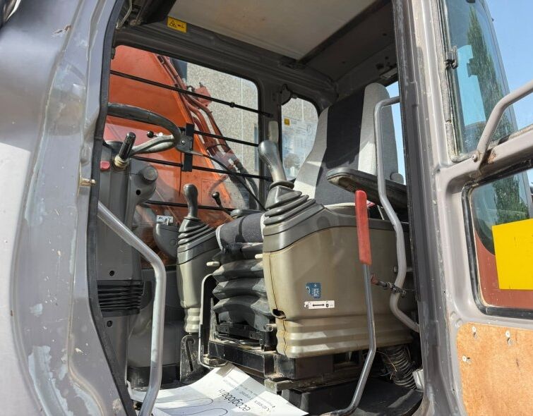 HITACHI  ZX160W ***REGISTERED***